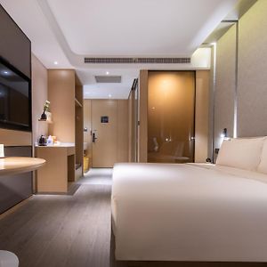 Elegant Double Room Inner Window
